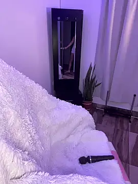 BellaNaye  online show from February 14, 2025, 10:06 am