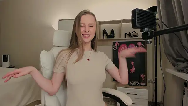 CharlotteWells online show from March 16, 2025, 1:49 pm