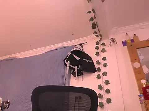 latinhot9631 online show from March 31, 2026, 11:40 pm