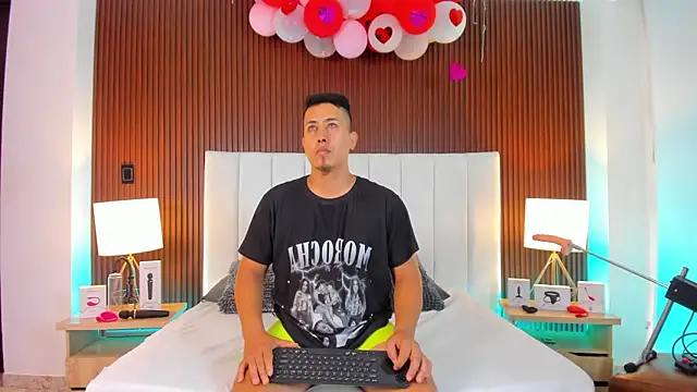 Liana Asaff online show from February 23, 2025, 1:21 pm