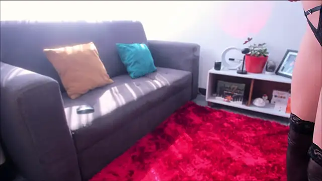 Megannklein online show from September 26, 2025, 7:43 pm