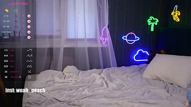 Snapshot of KristinaMoon chatting on November 28, 2025, 9:20 am KristinaMoon online show from November 28, 2025, 9:20 am