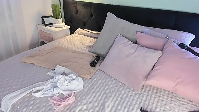 EvaaStevens online show from March 10, 2025, 11:55 am