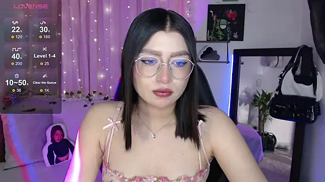 mily thomson b  online show from October 3, 2025, 10:33 pm