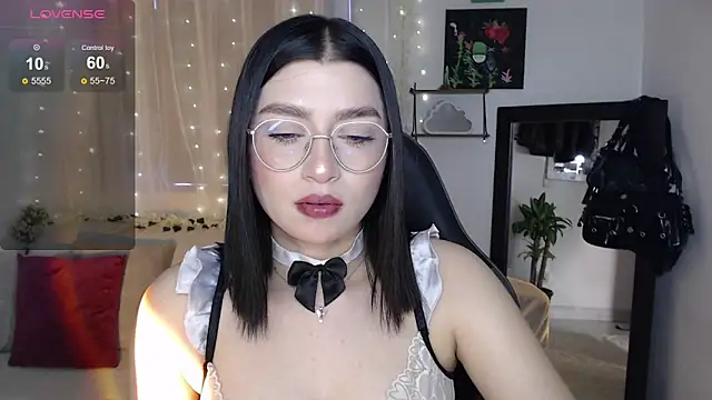 mily thomson b  online show from September 8, 2025, 9:36 pm