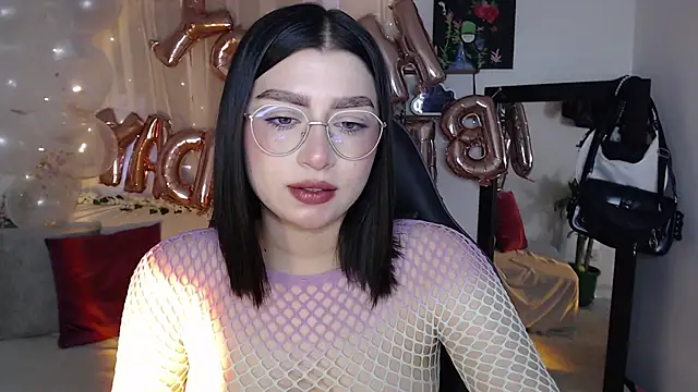 mily thomson b  online show from September 12, 2025, 8:30 pm