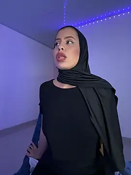 JannaNader12 online show from February 9, 2025, 10:32 pm