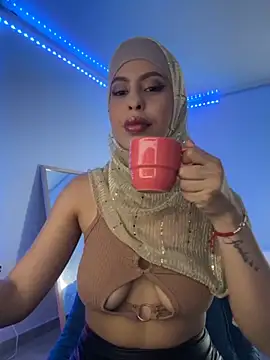 JannaNader12 online show from October 4, 2025, 10:55 pm