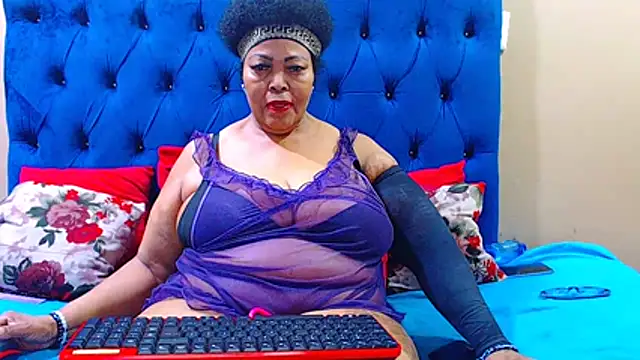 ebonycandy10 online show from April 16, 2026, 8:04 am