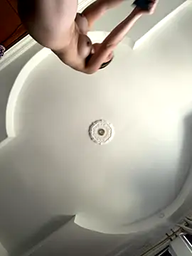 emiss  online show from October 9, 2025, 1:33 pm