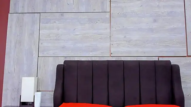 Lynn Jones online show from September 10, 2025, 10:03 am