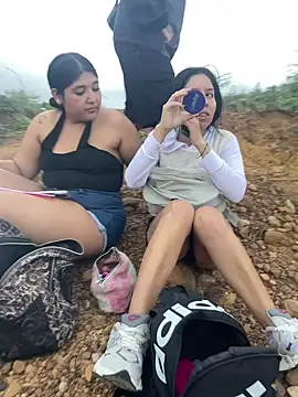 royalgirls x online show from April 4, 2026, 11:39 am