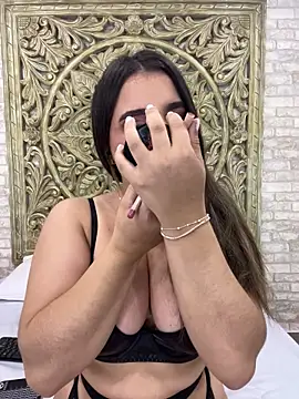 ThaniaJones online show from March 16, 2026, 11:58 am