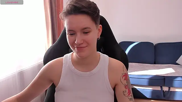 JessieFlower online show from September 18, 2025, 8:17 am