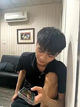 mumuowl online show from October 5, 2025, 6:31 pm