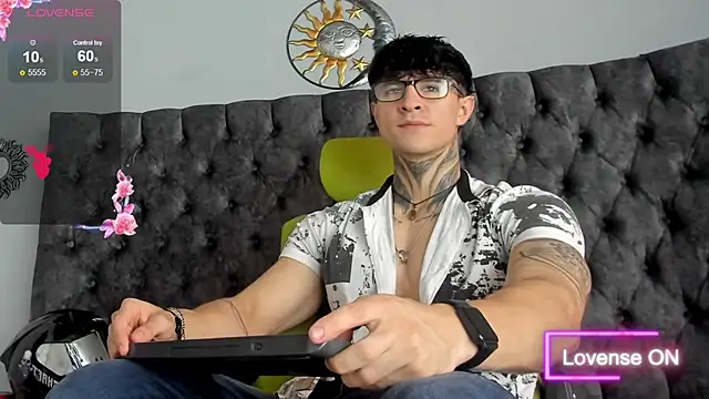 Snapshot of Jeins_carter chatting on March 17, 2025, 1:39 pm Jeins carter online show from March 17, 2025, 1:39 pm