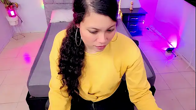 Lana stone  online show from December 1, 2025, 3:40 am