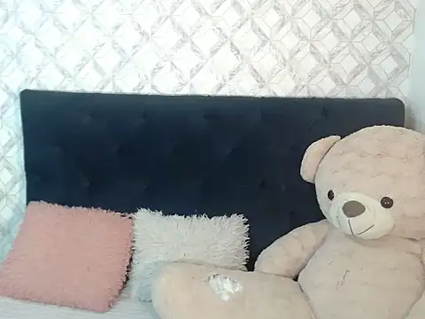 Emma-Wilson online show from December 2, 2025, 1:02 pm