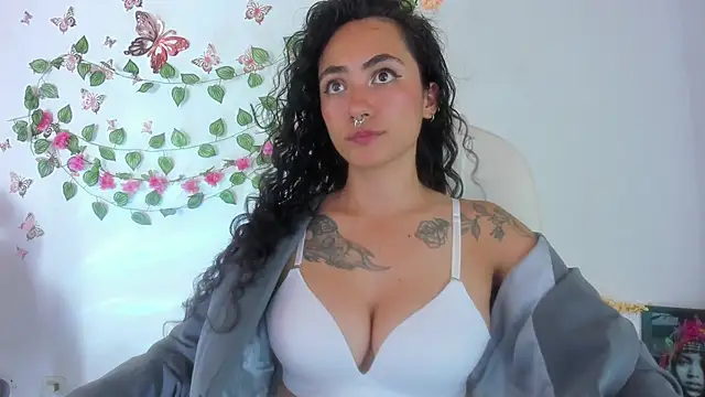 Snapshot of paula_brunette chatting on September 23, 2025, 2:18 am paula brunette online show from September 23, 2025, 2:18 am