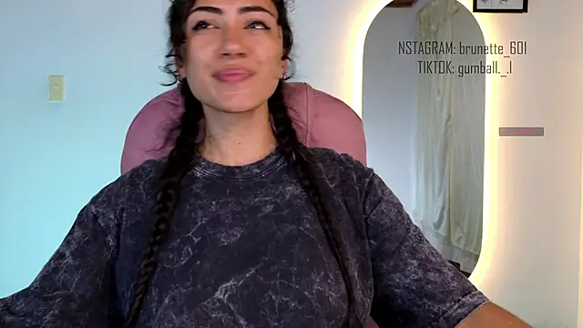 Snapshot of paula_brunette chatting on December 3, 2025, 4:46 am paula brunette online show from December 3, 2025, 4:46 am