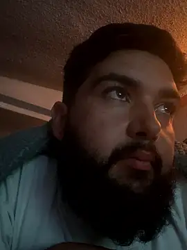 bigdickgio6923 online show from January 11, 2026, 1:40 pm