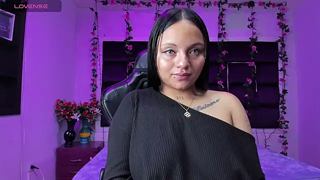 sweelanna   online show from December 23, 2025, 2:22 am