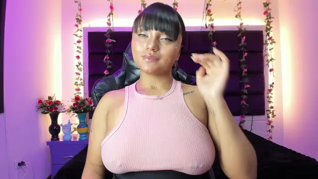 Snapshot of sweelanna__ chatting on July 14, 2026, 2:05 am sweelanna online show from July 14, 2026, 2:05 am