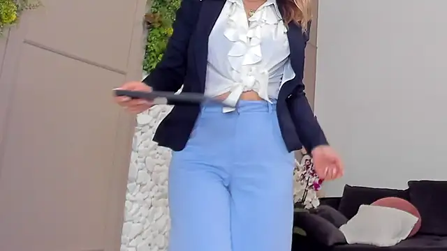 Deliciouslips online show from March 20, 2025, 6:31 pm