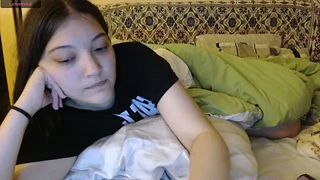 AlisaDevis online show from October 7, 2025, 5:03 pm