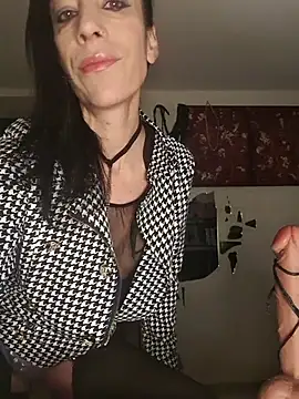Snapshot of freyamoret chatting on May 3, 2026, 2:16 am freyamoret online show from May 3, 2026, 2:16 am