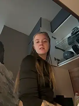 candy maggie online show from November 18, 2025, 9:45 am