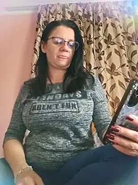 KristenVega online show from October 7, 2025, 8:15 am