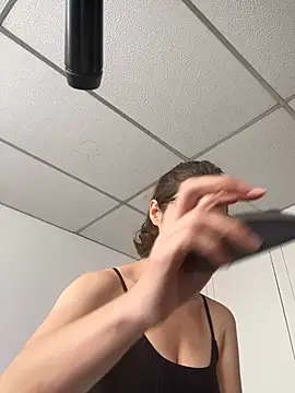 cuddlingbunny online show from March 20, 2026, 3:57 pm