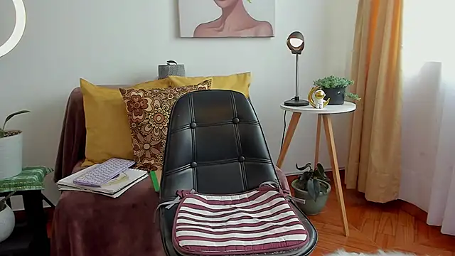 cuddlingbunny online show from March 2, 2025, 2:58 pm