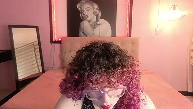  Androm3da  online show from July 6, 2026, 7:38 pm