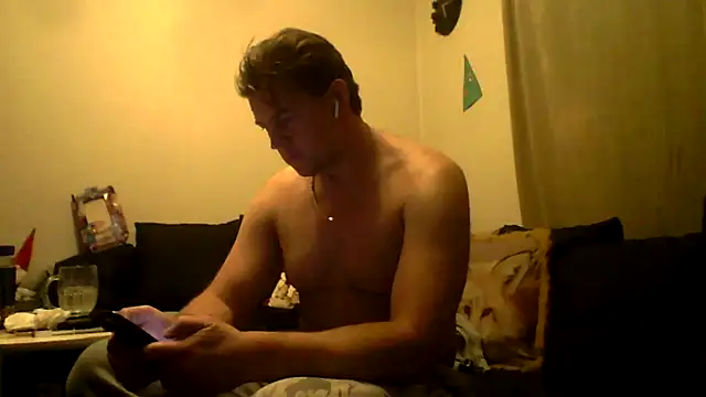 Teddan82 online show from February 2, 2025, 4:15 am