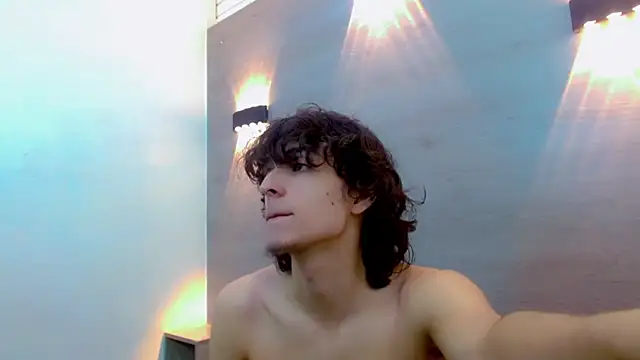 Sr BonnyEthan online show from September 9, 2025, 1:42 pm