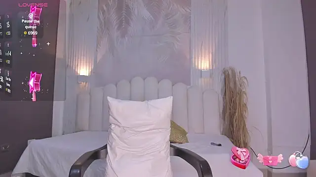 NastassjaCandy online show from April 8, 2026, 7:48 pm