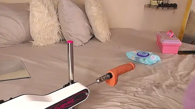 cloe bridgee online show from September 24, 2025, 3:02 am