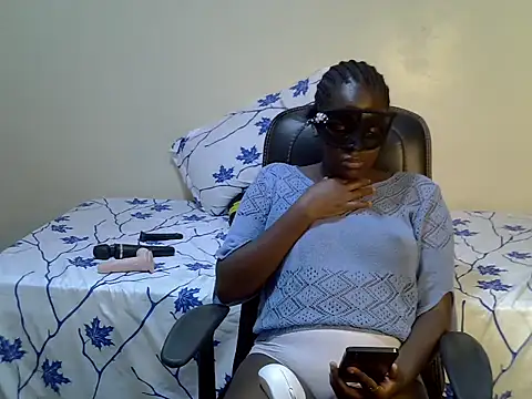 QueenJelly Sexy online show from February 12, 2026, 1:16 am