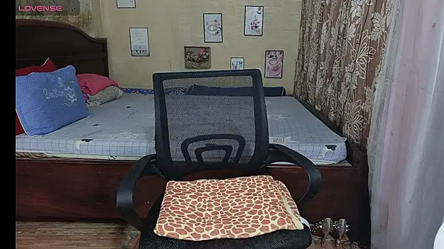 Snapshot of Lanian_99 chatting on November 18, 2025, 12:04 am Lanian 99 online show from November 18, 2025, 12:04 am