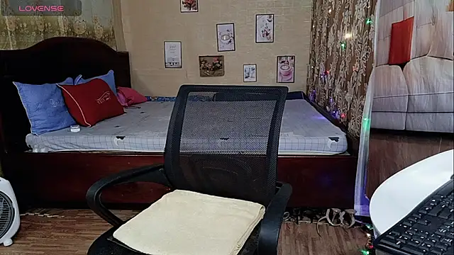 Snapshot of Lanian_99 chatting on October 20, 2025, 11:49 pm Lanian 99 online show from October 20, 2025, 11:49 pm