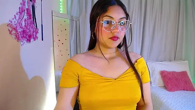 ashlei  online show from October 7, 2025, 1:39 am