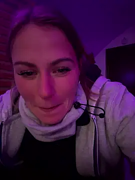 selenaluvv online show from January 18, 2026, 6:33 pm