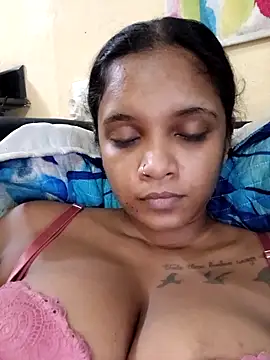 Indianqueen03 online show from April 6, 2026, 7:15 pm