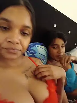 Snapshot of Indianqueen03 chatting on July 17, 2026, 10:12 am Indianqueen03 online show from July 17, 2026, 10:12 am