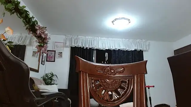  diana cute online show from February 12, 2026, 2:33 am