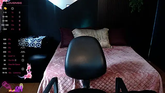 pretty cristal69 online show from March 10, 2026, 2:43 pm