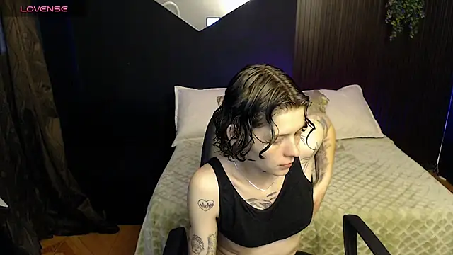 pretty cristal69 online show from February 19, 2026, 11:51 am