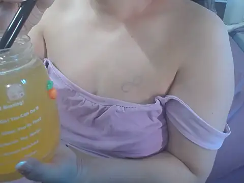 Mochi Soft online show from September 10, 2025, 2:21 am